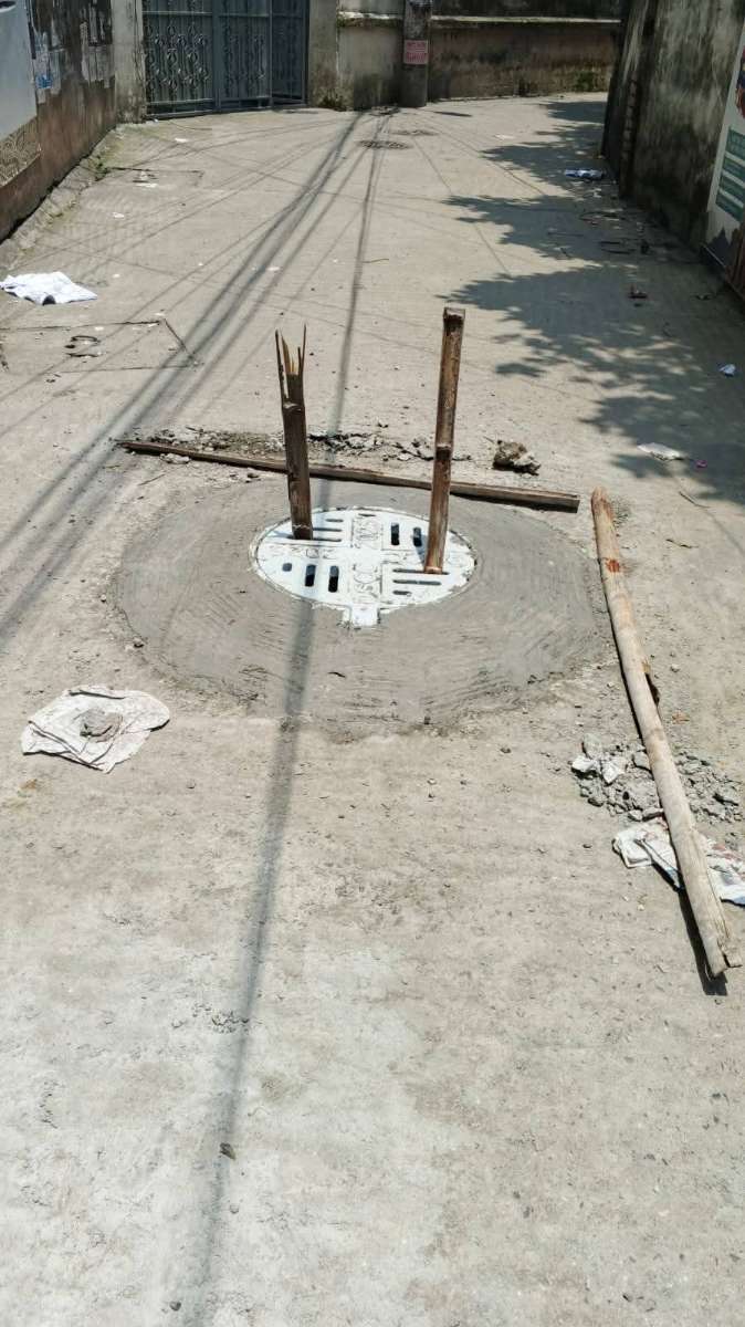 নিজ অর্থায়নে ত্রলাকার সামান্য কাজ জুগে জুগে উনি কাজ করে যাচ্ছেন। 