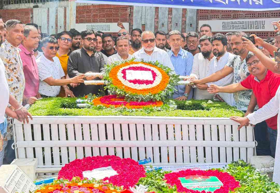 আরাফাত রহমান কোকোর জন্মদিনে বনানী কবরস্থানে জাতীয়তাবাদী স্বেচ্ছাসেবক দলের শ্রদ্ধা নিবেদন ও দোয়া