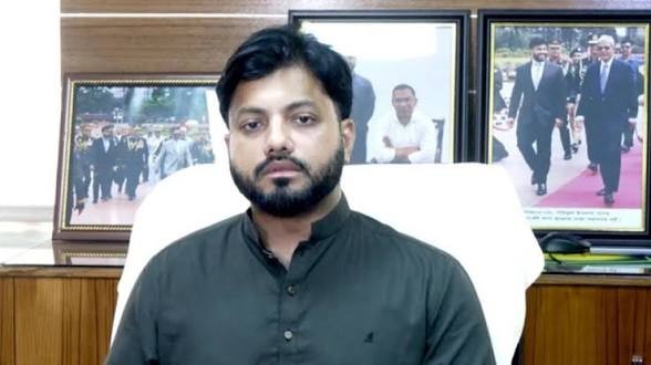 কেন অস্ত্র হাতে নিয়েছেন জানালেন প্রতিমন্ত্রী ইশরাক